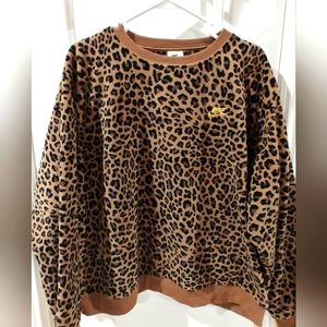 NIKE Soft leopard print Crewneck sweatshirt